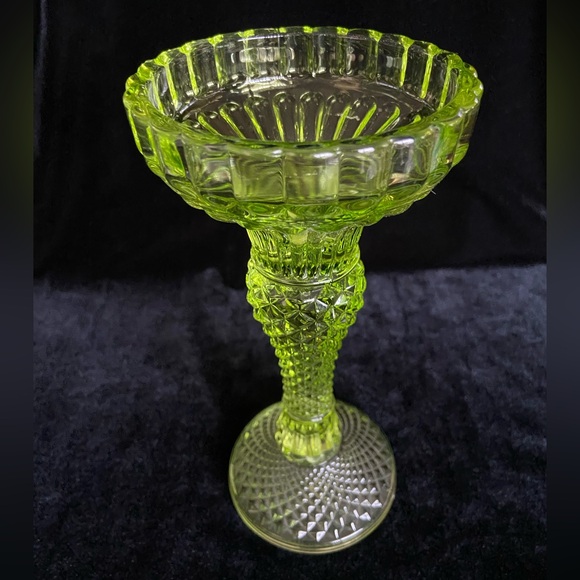 Stunning Vintage Lime Green Pressed Glass Candleholder for both Taper or Pillar - Picture 2 of 9